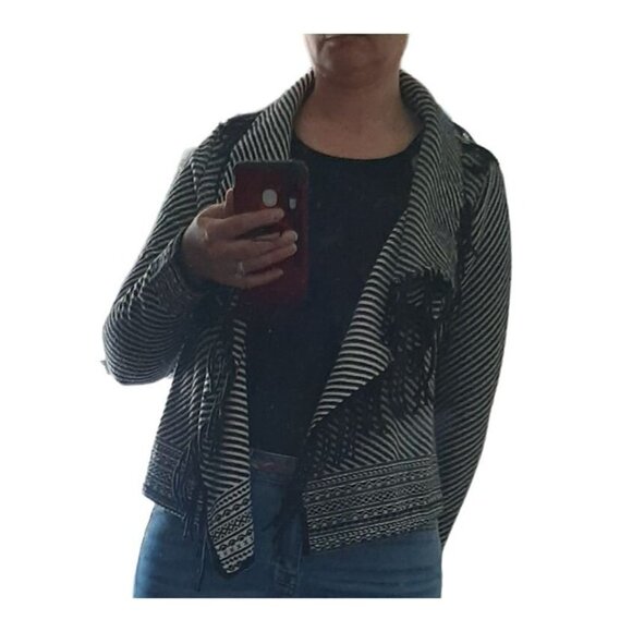 Chico's Multi Print Jacquard Cardigan Fringe Aztec Long Sleeve Size 1 Classic - Picture 12 of 13